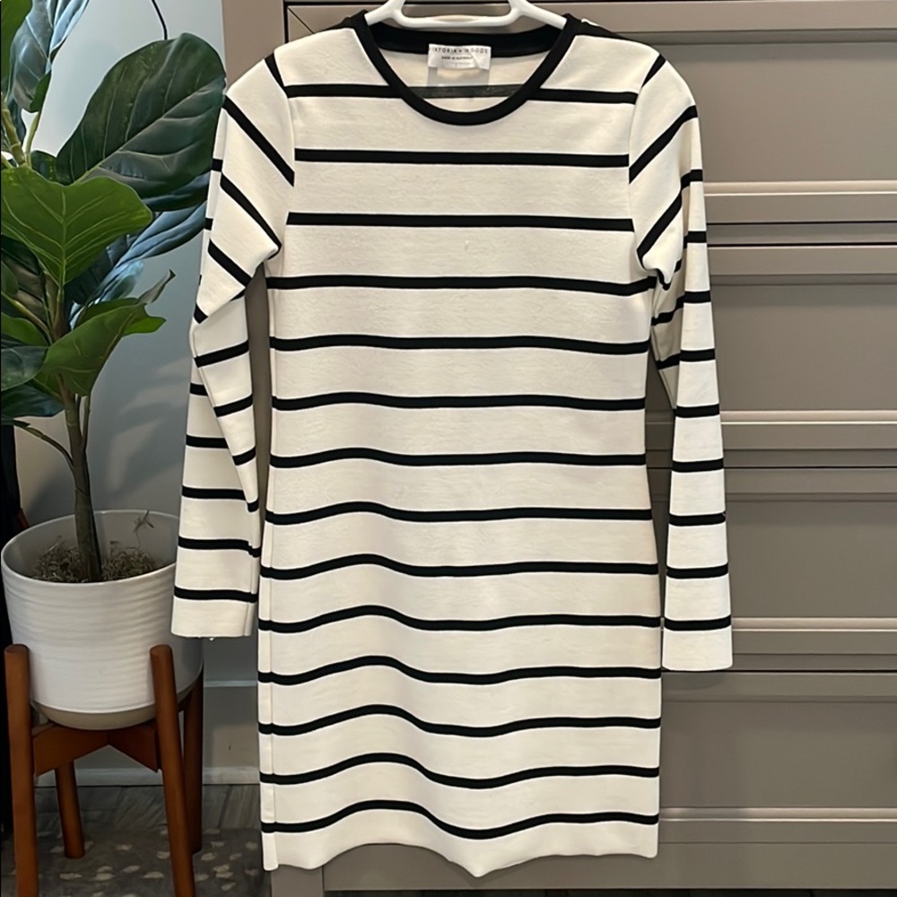 Long-sleeve black/white striped dress